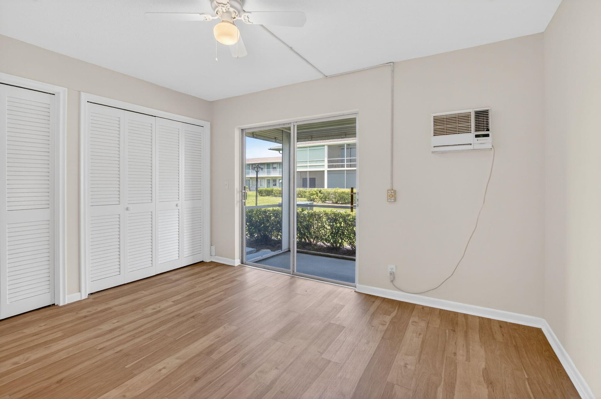 Unit 107 photo 21