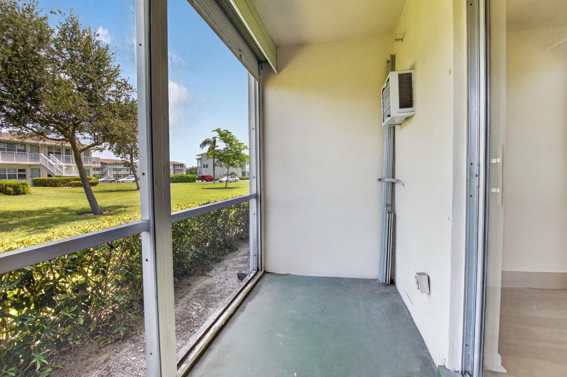 Unit 107 photo 24