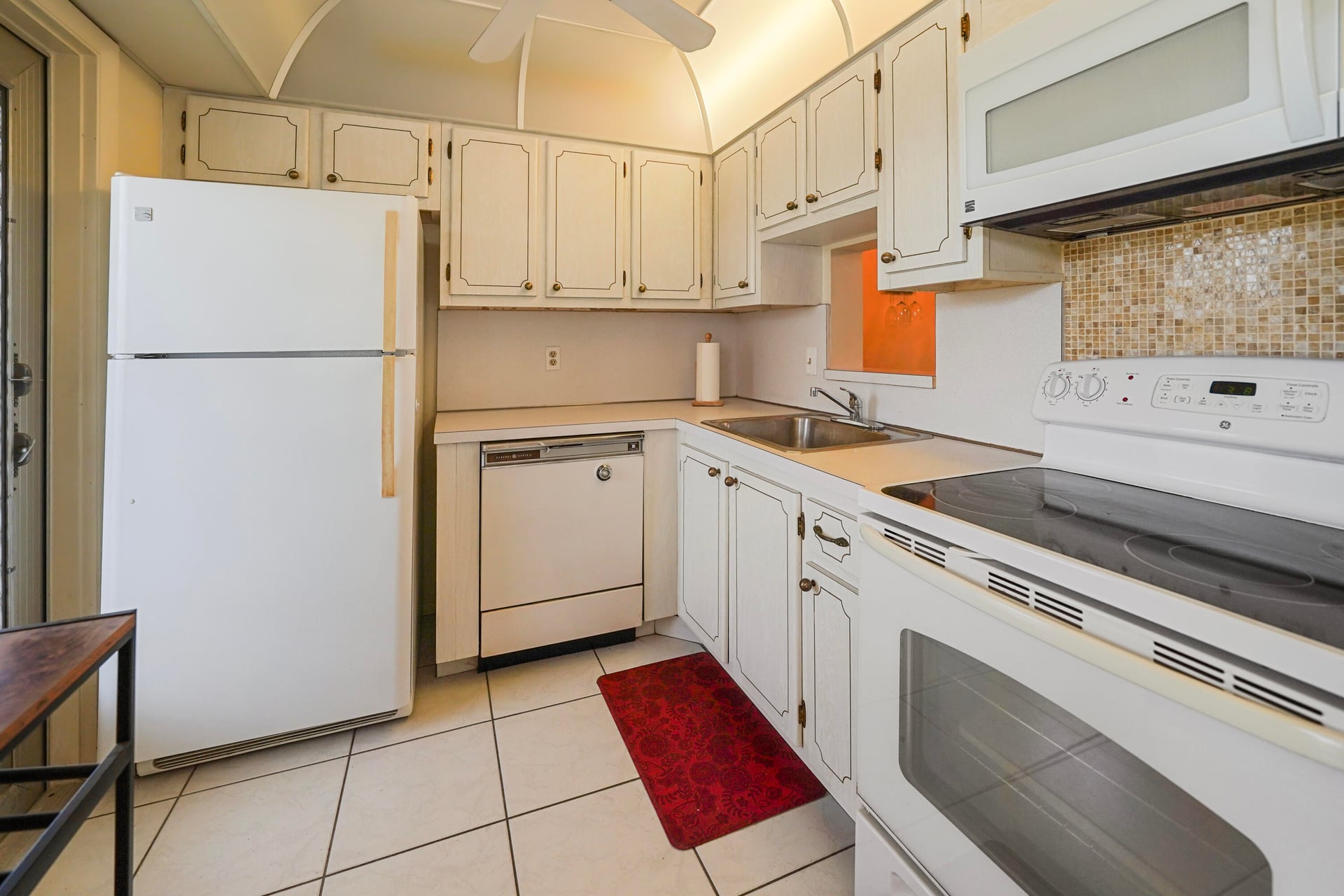 Unit 204 photo 6