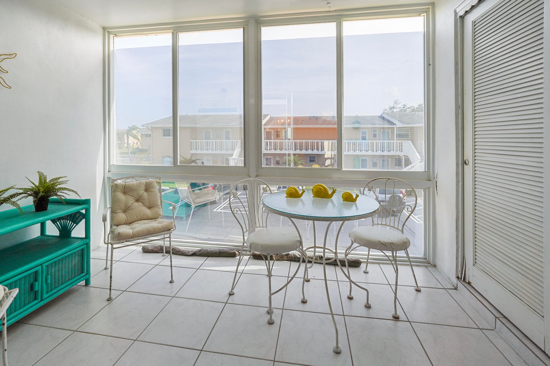 Unit 204 photo 11