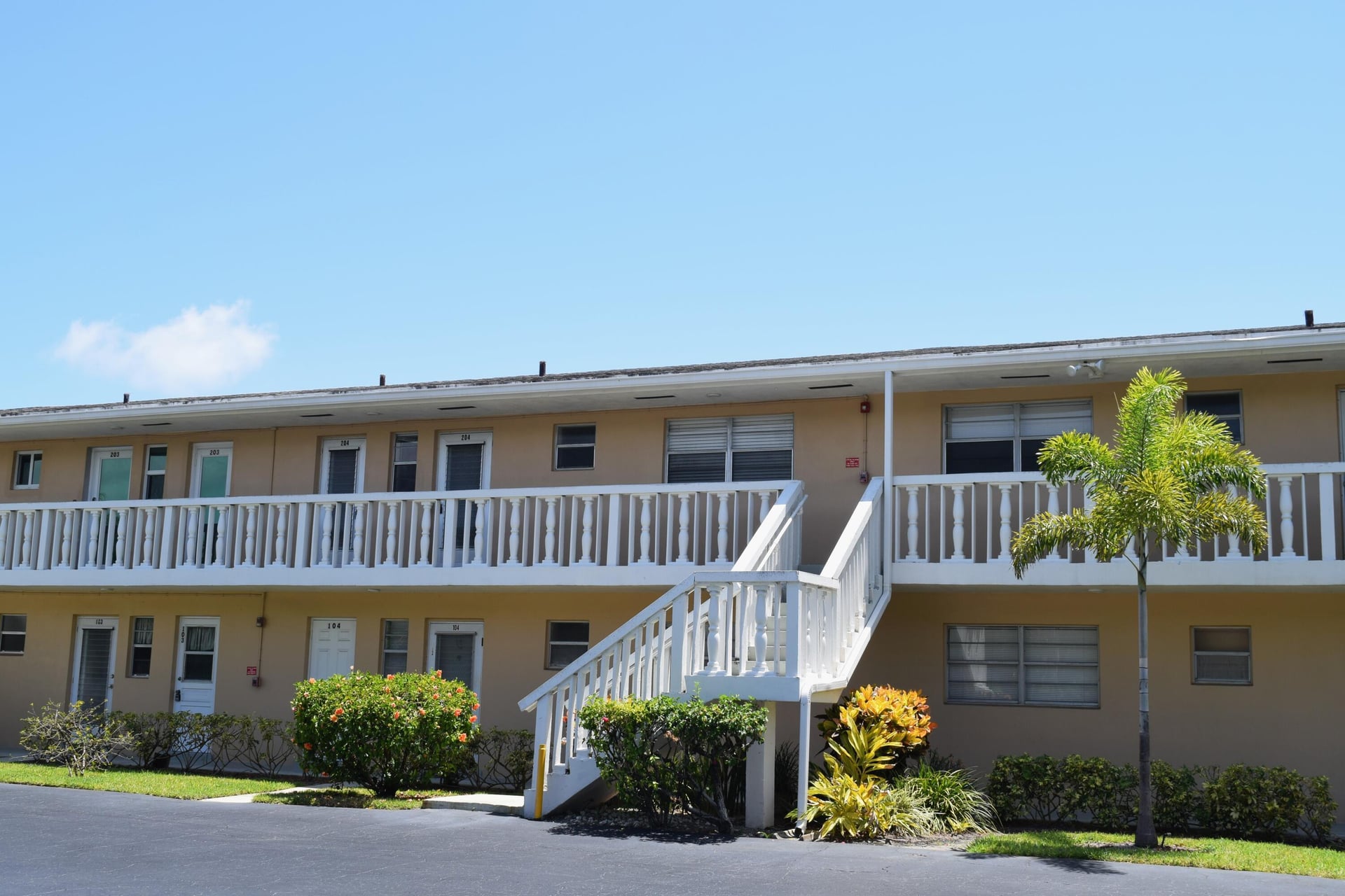 Unit 204 photo 16