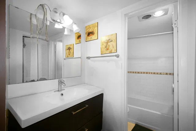  Unit 407 photo 12