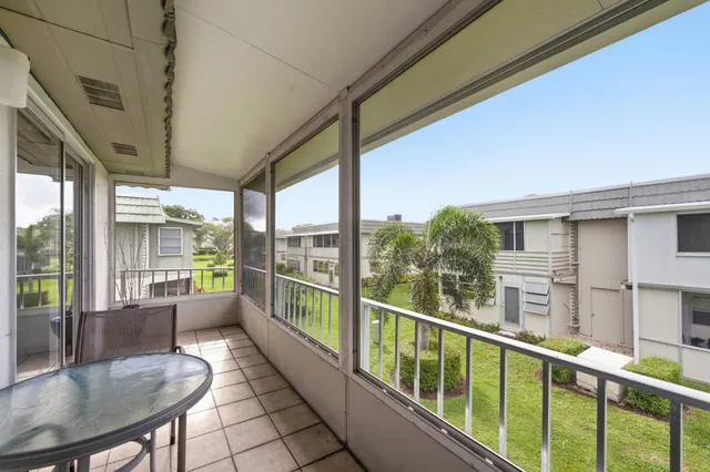 Residence photo 26