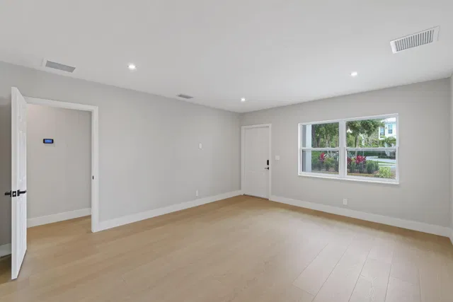 Residence photo 17