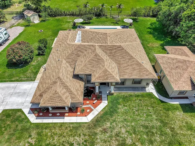  Residence photo 4