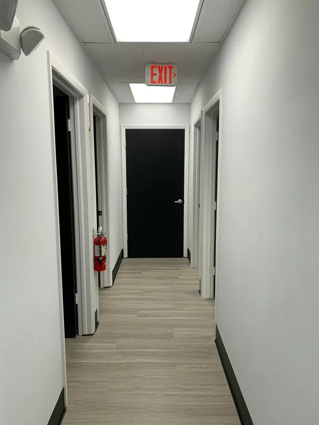 Unit 100-213 photo 8