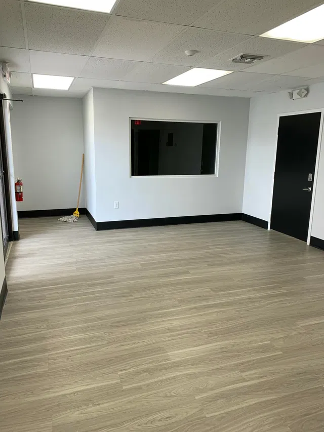Unit 100-213 photo 10