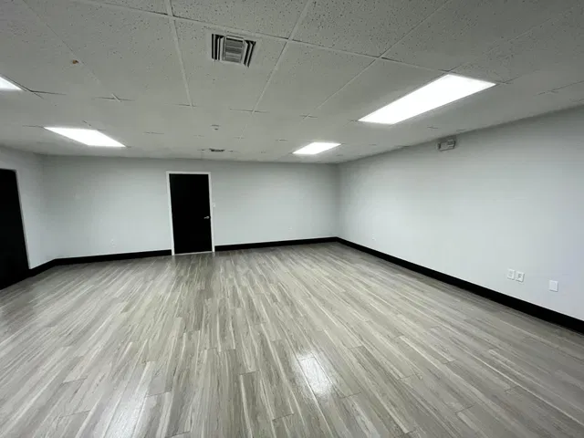 Unit 100-213 photo 23