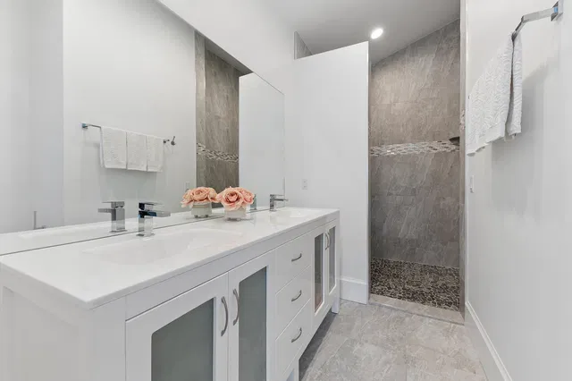  Residence photo 24