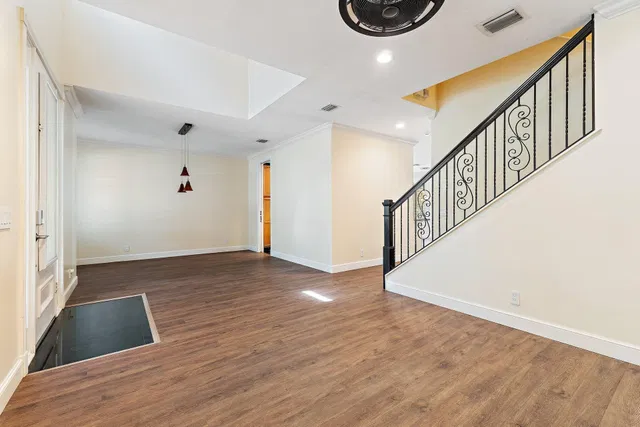  Residence photo 9