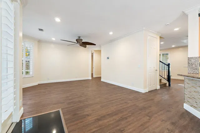  Residence photo 15