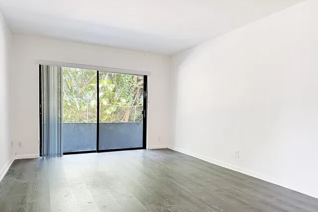 Unit 105 photo 2