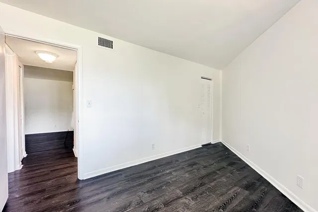 Unit 105 photo 11