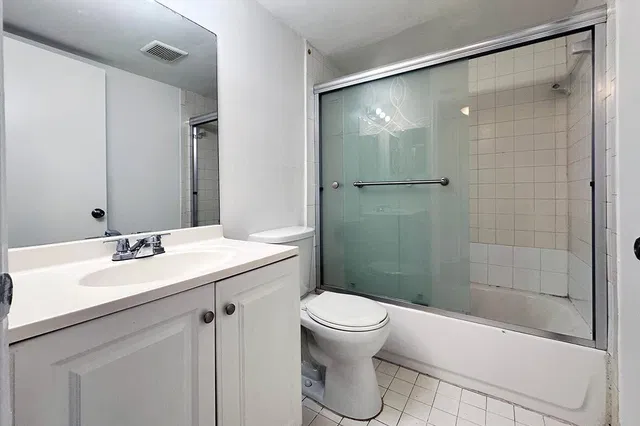 Unit 105 photo 13