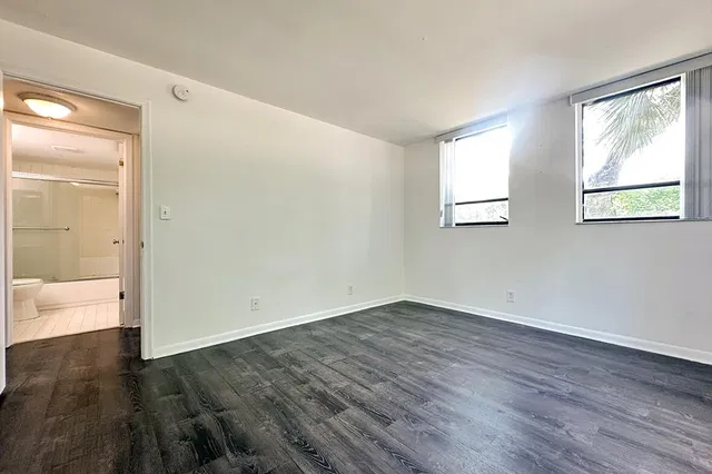 Unit 105 photo 15