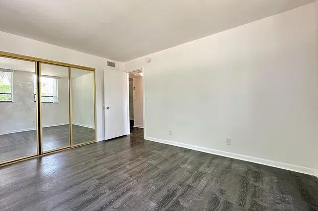 Unit 105 photo 16