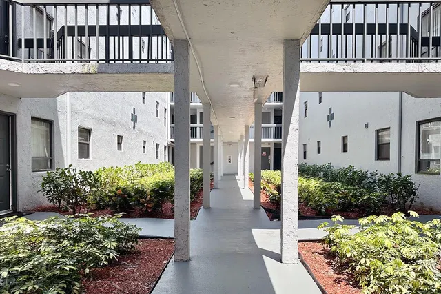 Unit 105 photo 20