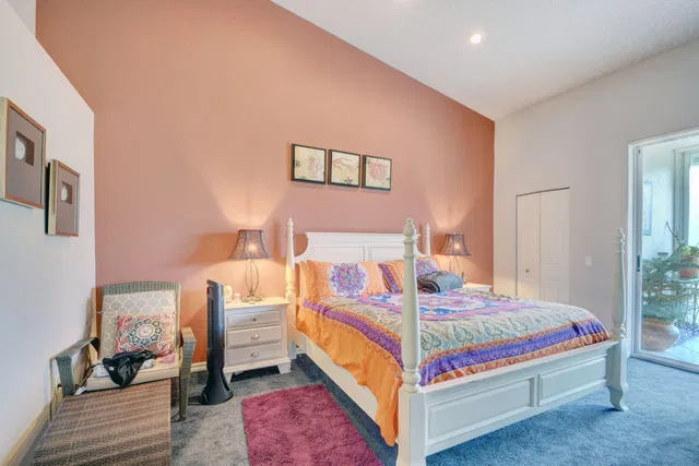 Unit H2 photo 17