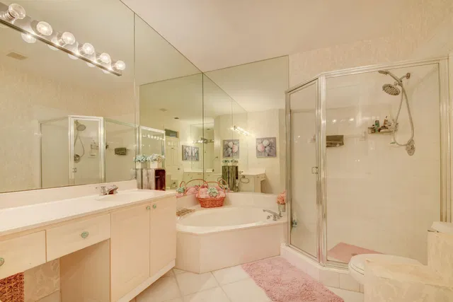 Unit H2 photo 20