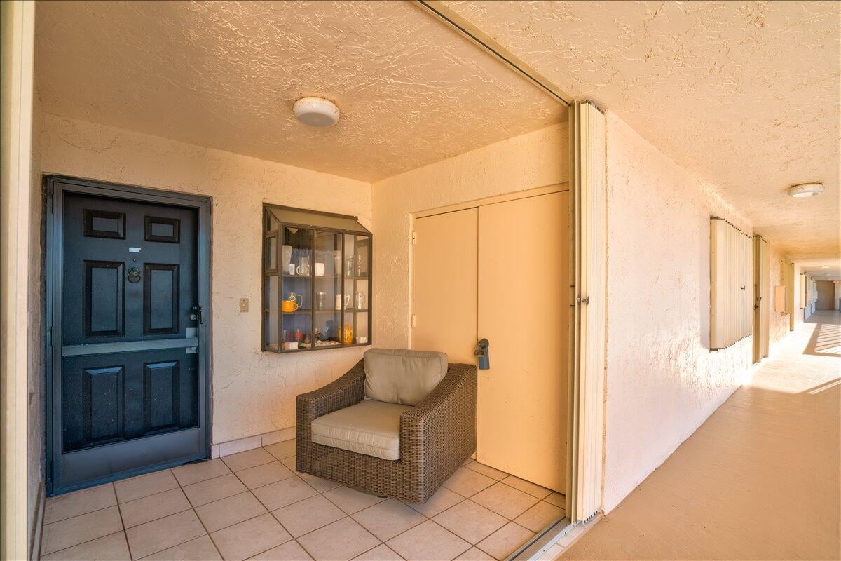  Unit 515 photo 5