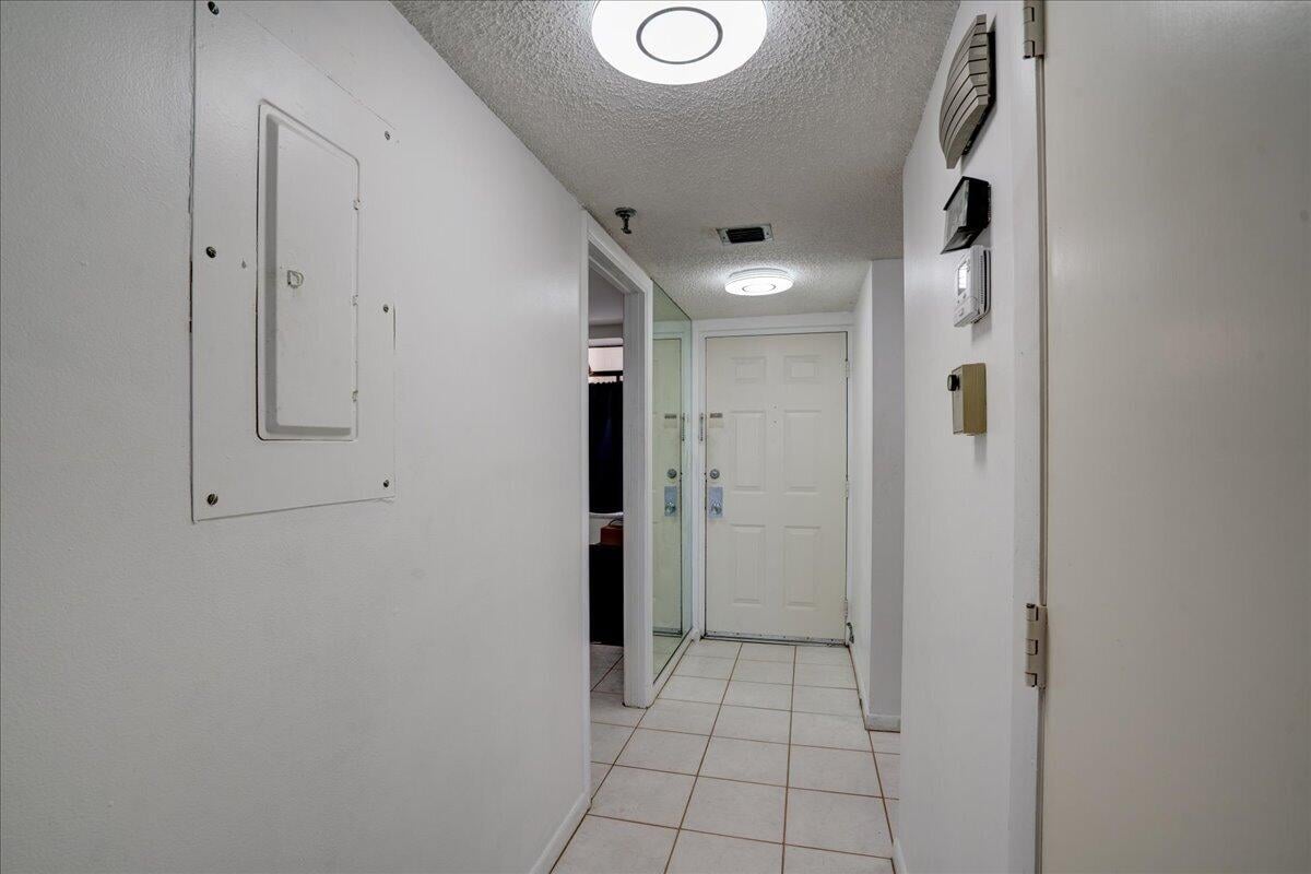  Unit 515 photo 6