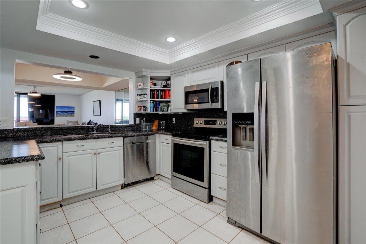  Unit 515 photo 10