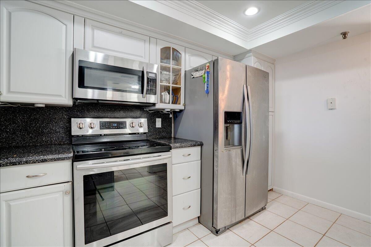  Unit 515 photo 11