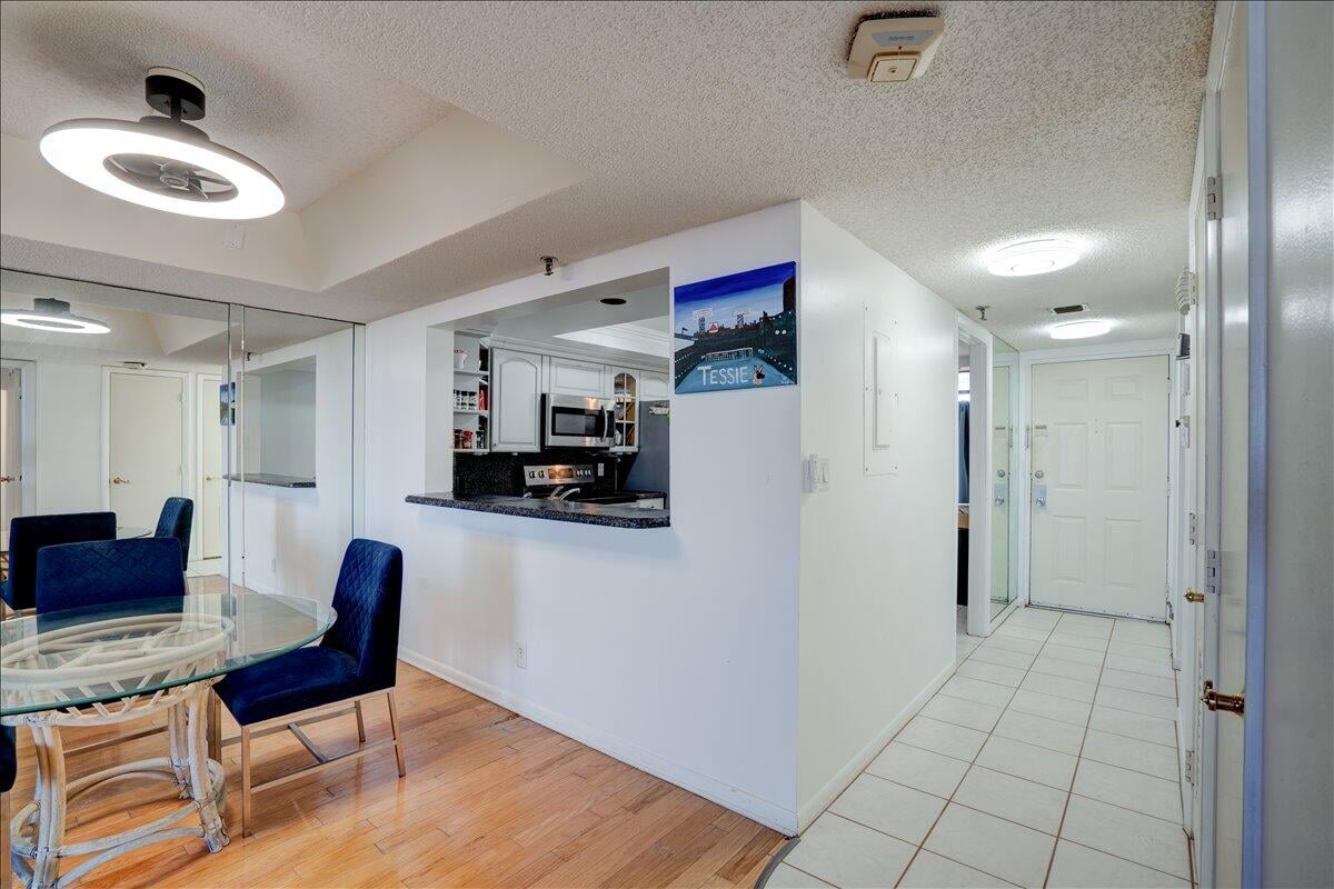  Unit 515 photo 21