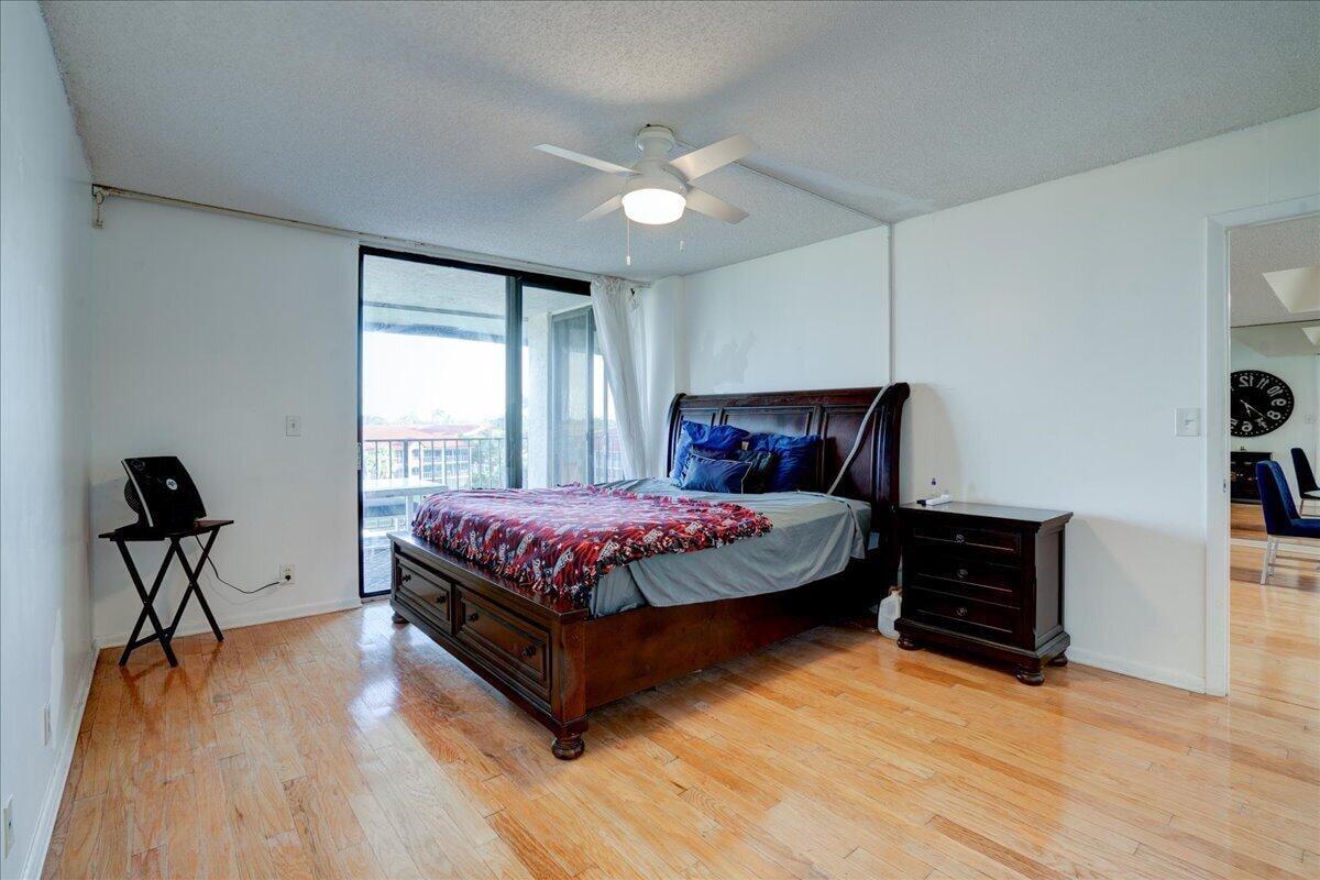  Unit 515 photo 23