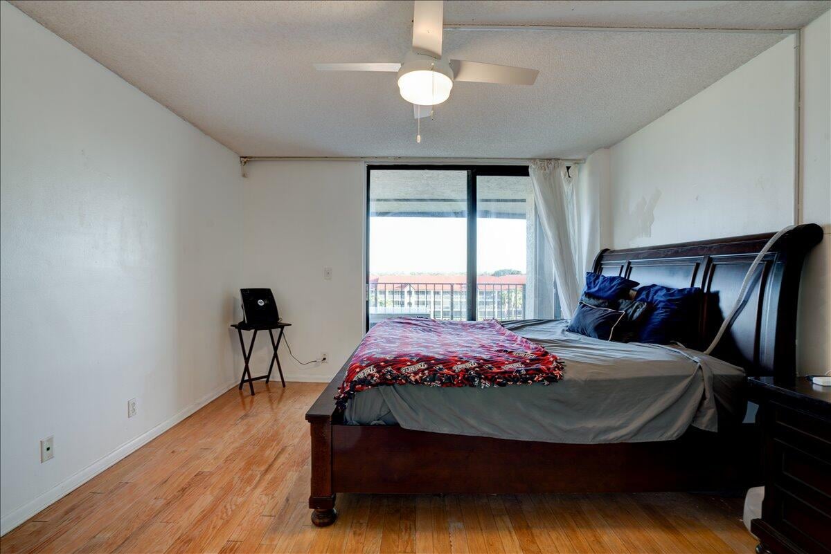  Unit 515 photo 26
