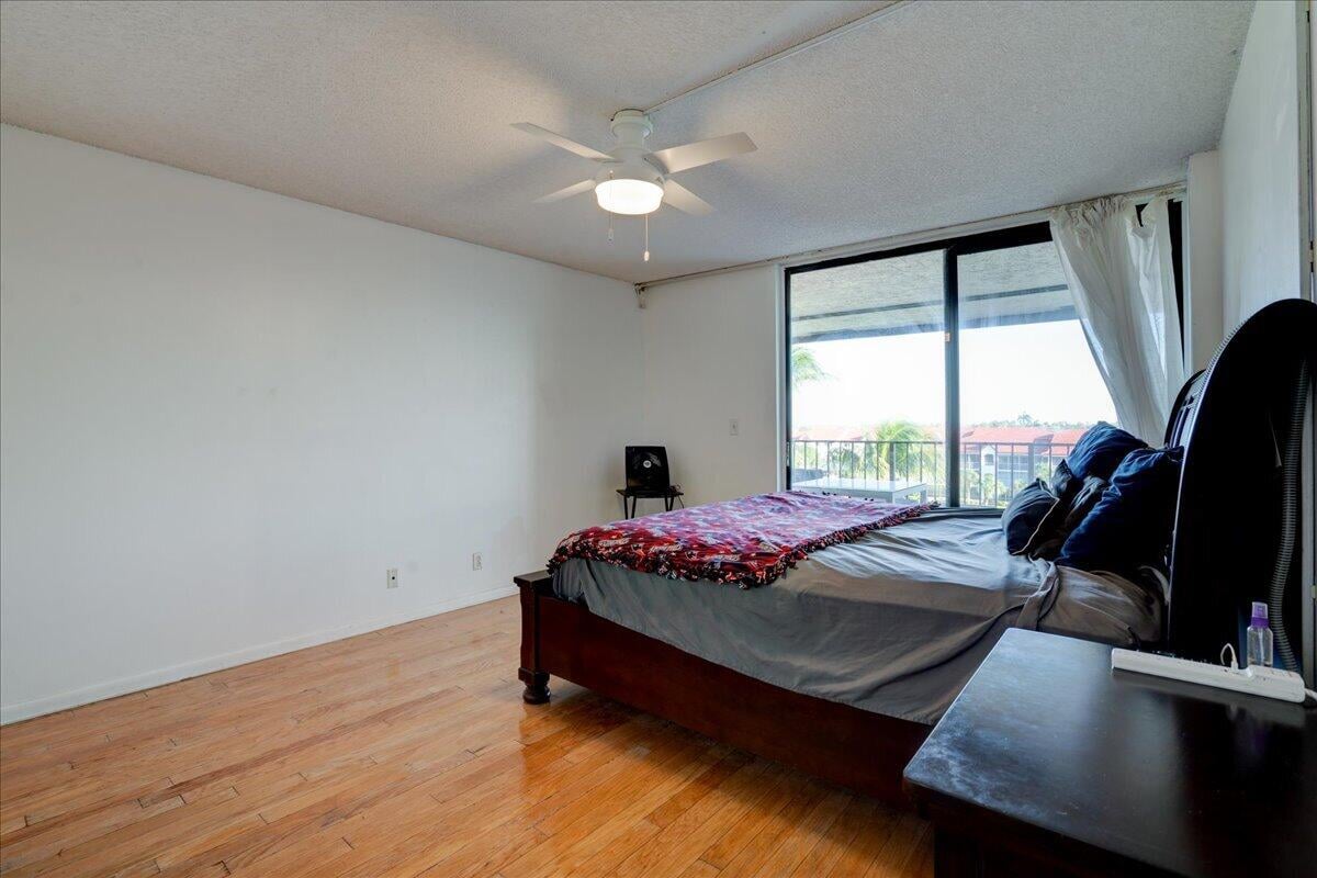  Unit 515 photo 28