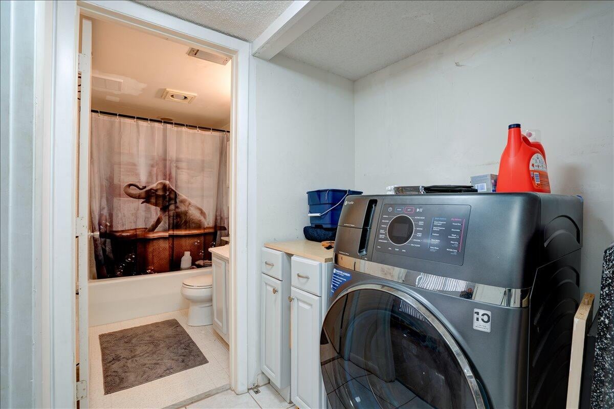  Unit 515 photo 32