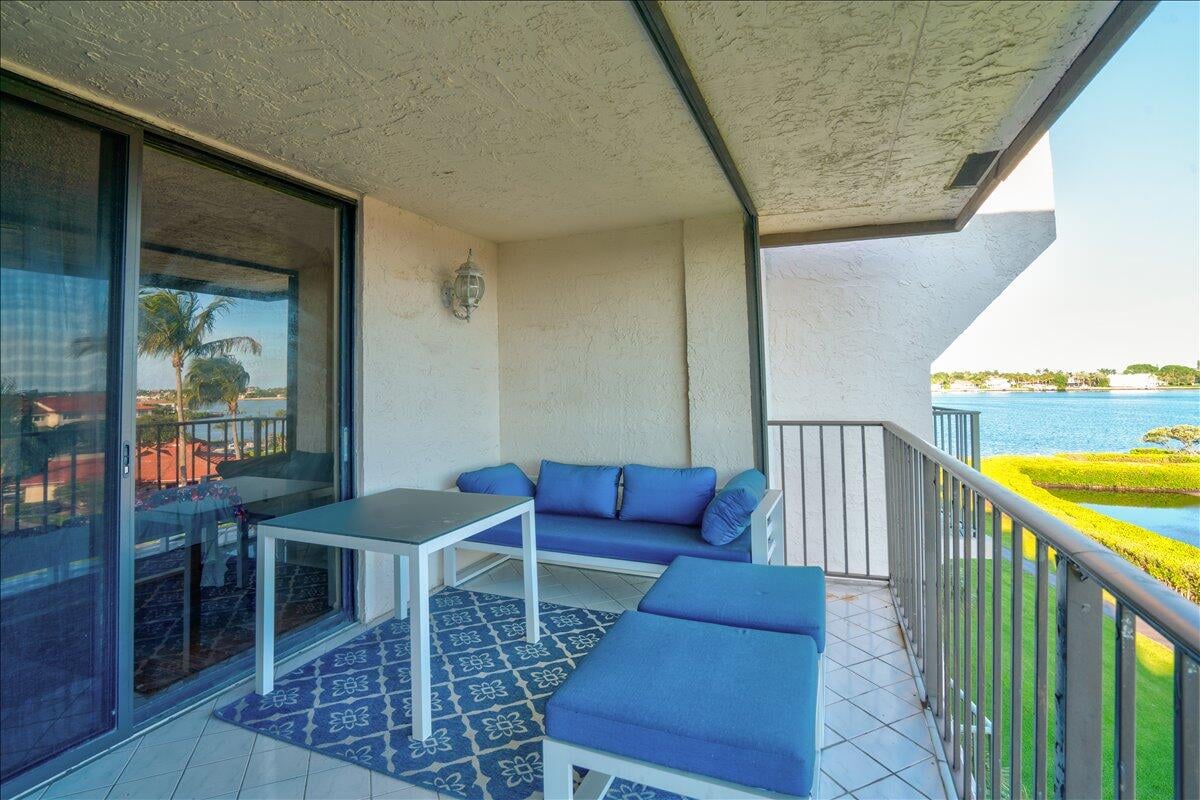  Unit 515 photo 39