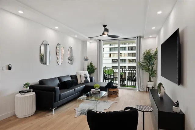 The Prado Unit 659 photo 8
