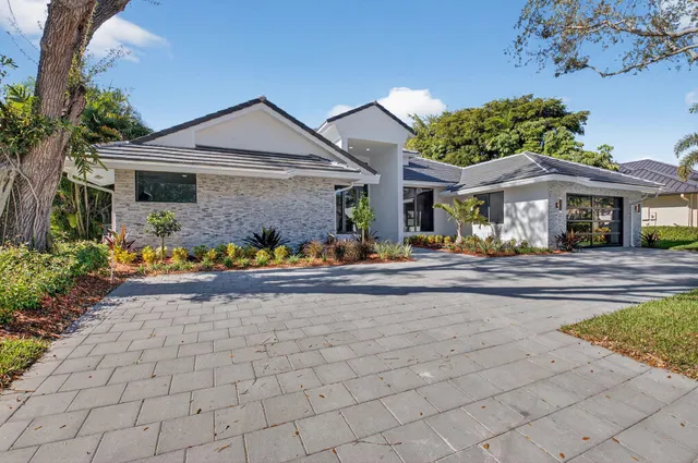 Woodfield Country Club Residence photo 3