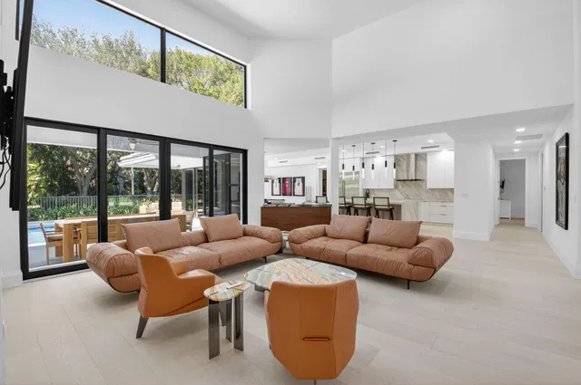 Woodfield Country Club Residence photo 10