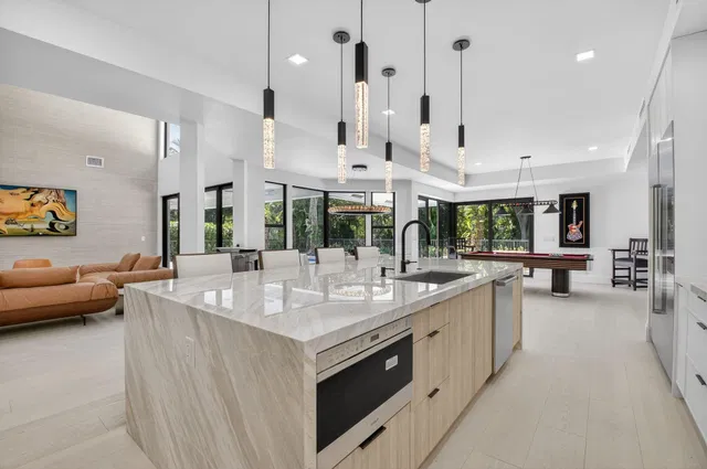 Woodfield Country Club Residence photo 24