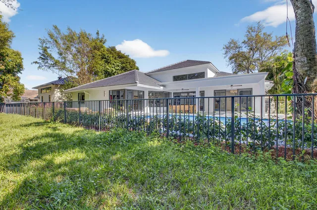 Woodfield Country Club Residence photo 59