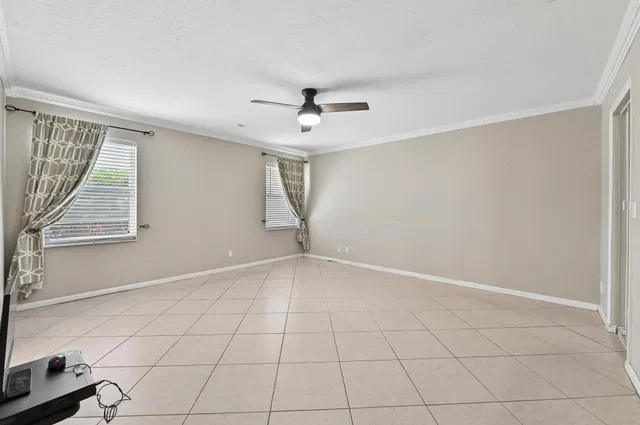 Residence photo 10