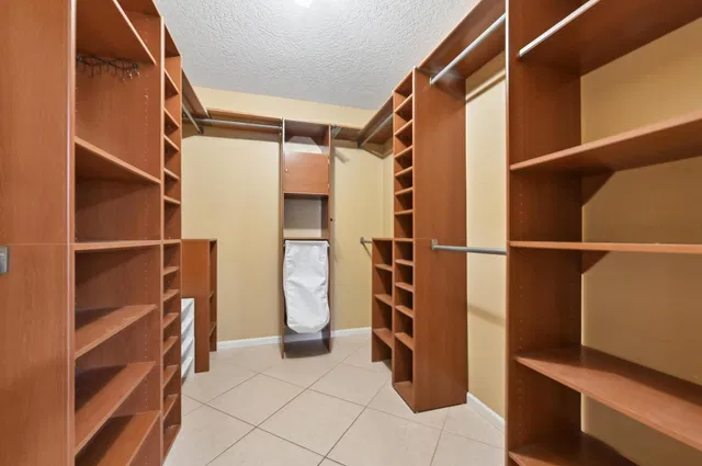 Residence photo 12
