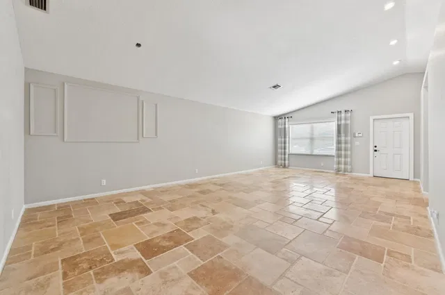 Residence photo 19