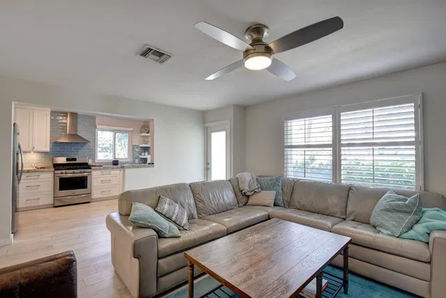  Residence photo 5