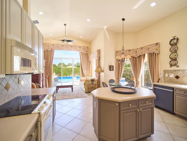 Residence photo 9