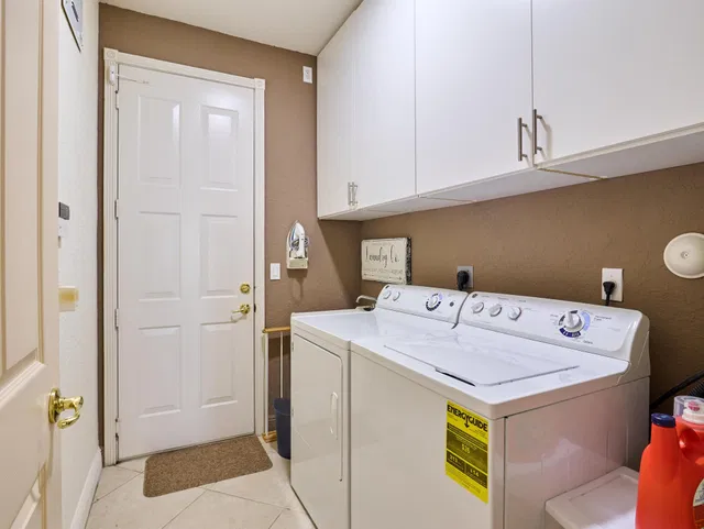 Residence photo 29