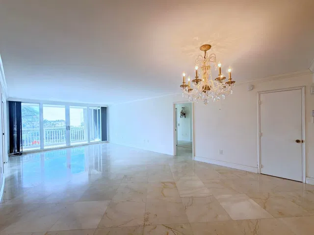 Barclay Condo Unit 410 photo 5