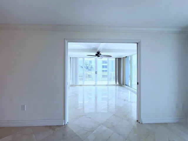 Barclay Condo Unit 410 photo 11