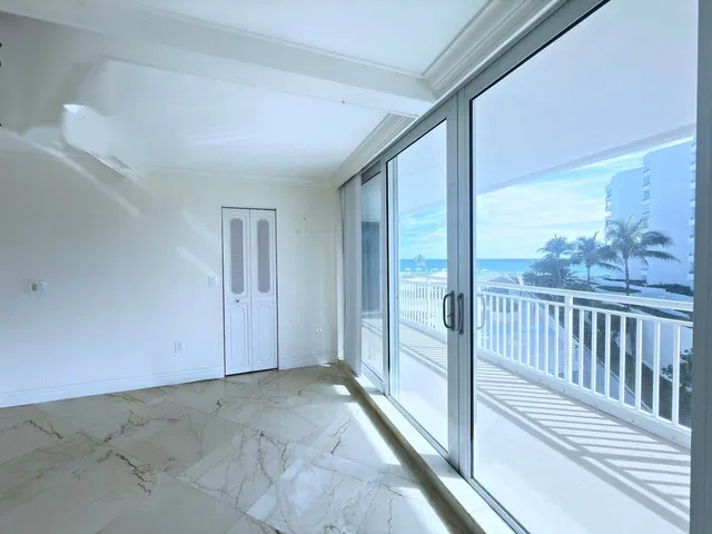 Barclay Condo Unit 410 photo 14