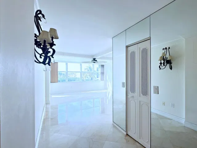 Barclay Condo Unit 410 photo 17