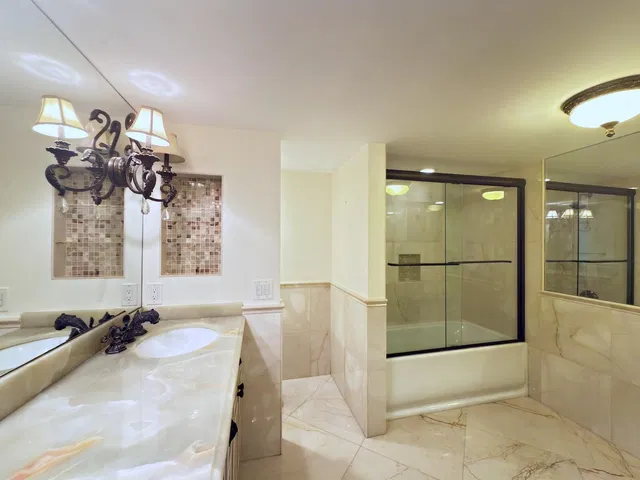 Barclay Condo Unit 410 photo 20