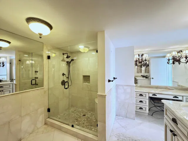 Barclay Condo Unit 410 photo 23